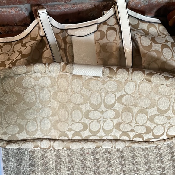 Authentic Coach Signature Devin Shoulder Bag Purse Light Khaki/Ivory - Picture 6 of 11